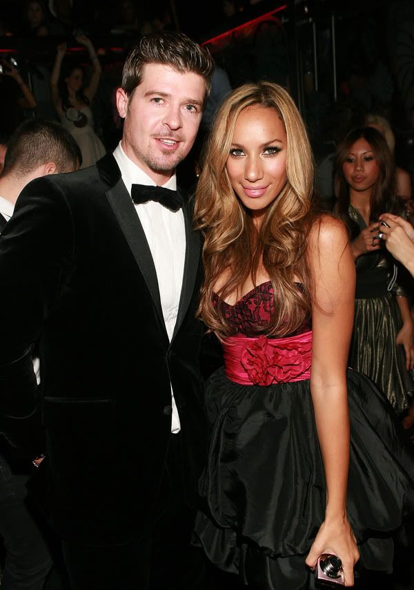 http://celebthumbs.blogspot.com/2010/01/leona-lewis-at-nye-hosted-in-vegas.html