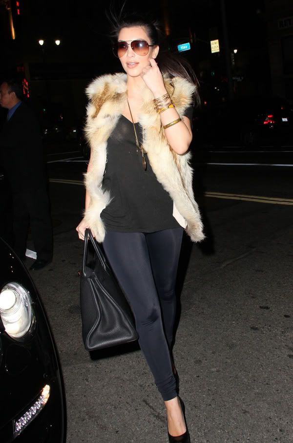 http://celebthumbs.blogspot.com/2010/01/kim-kardashian-out-and-about-in-los.html