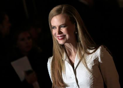 http://celebthumbs.blogspot.com/2009/12/nicole-kidman-at-nine-premiere-in.html