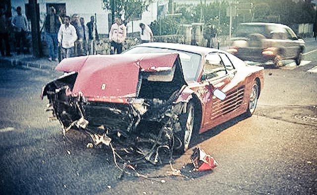 Ferrari_Testarossa_crash-2.jpg